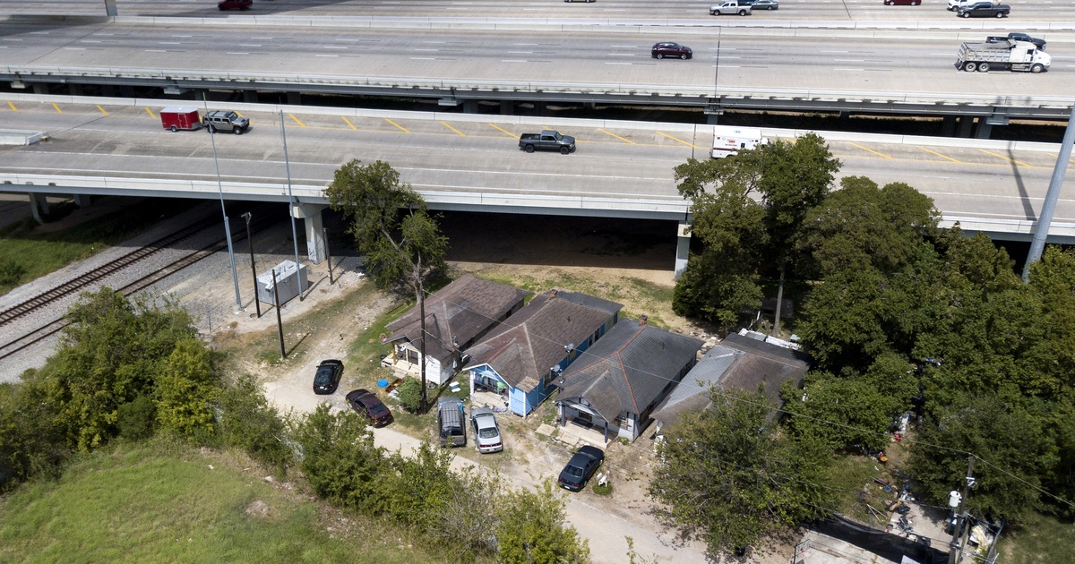 Expansion of Interstate 45 and other Houston highways to move forward